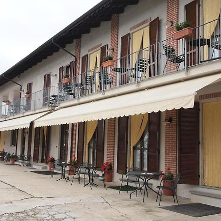 Agriturismo Le Viole Barolo Exterior foto