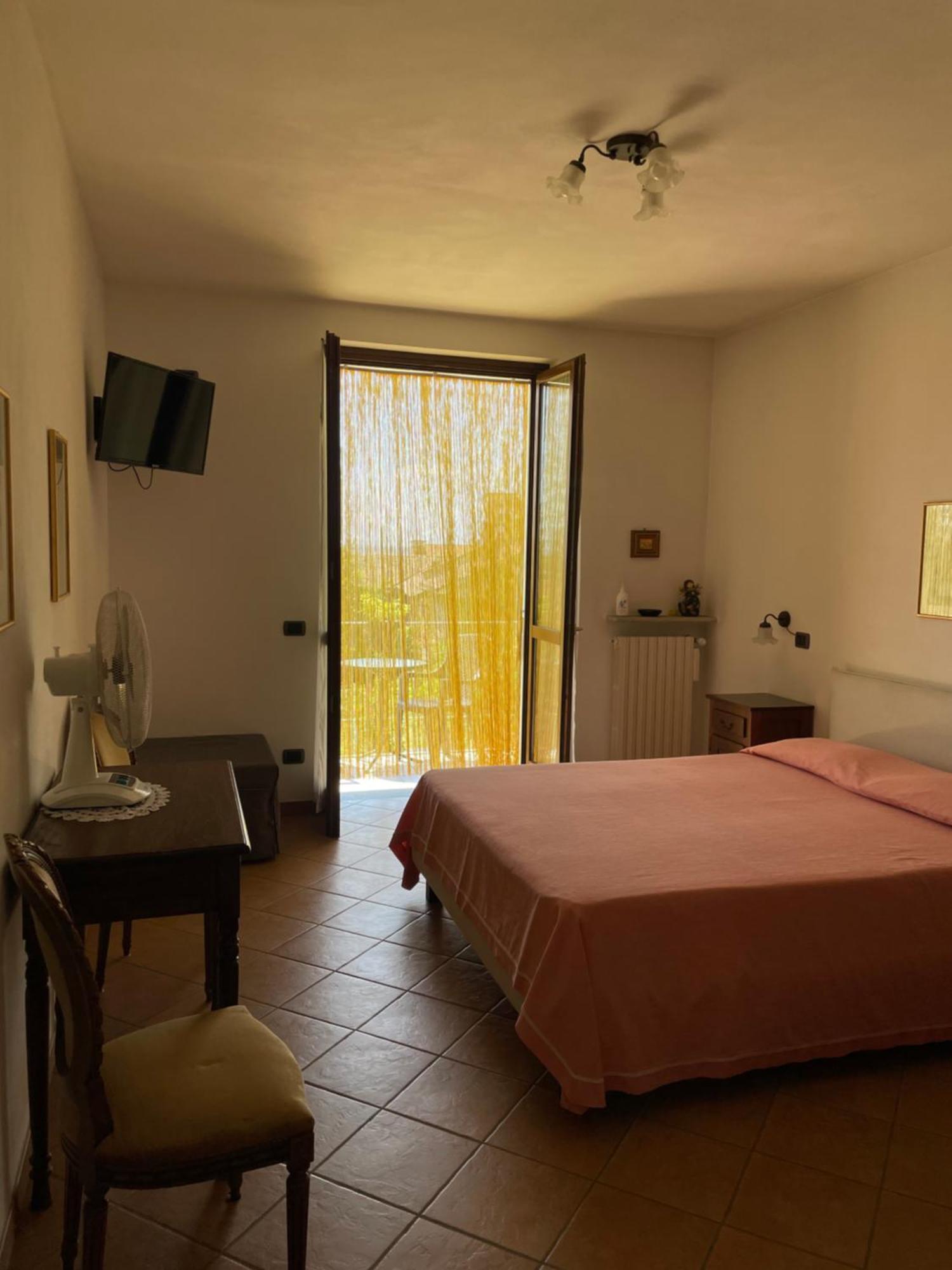 Agriturismo Le Viole Barolo Exterior foto